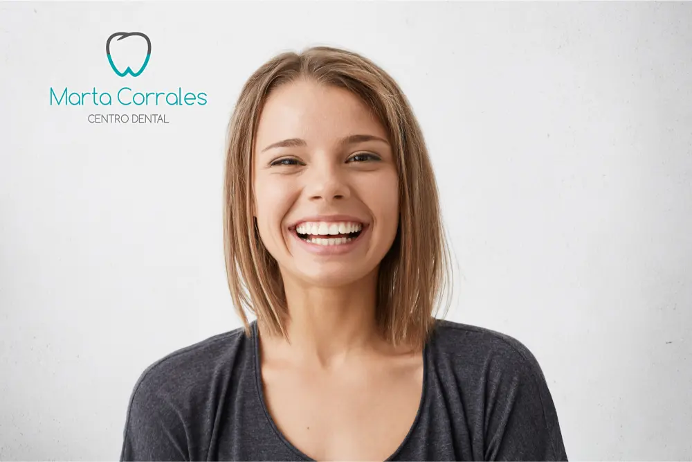 opinión paciente implantes dentales - Clínica dental Marta Corrales